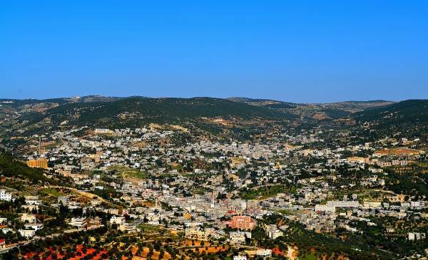 عجلونيون: طريق وادي الطواحين يعاني من الضيق والمنعطفات الحادة