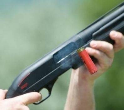 صدور الحكم على مراهق استعان بأصدقائه لقتل والده !!