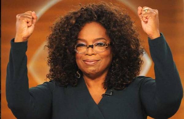 أوبرا وينفري ومالك «فيسبوك» وبطل مصارعة يفكّرون في الترشح للرئاسة الأمريكية