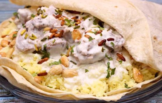 طلب على الطعام المطبوخ بالمطاعم