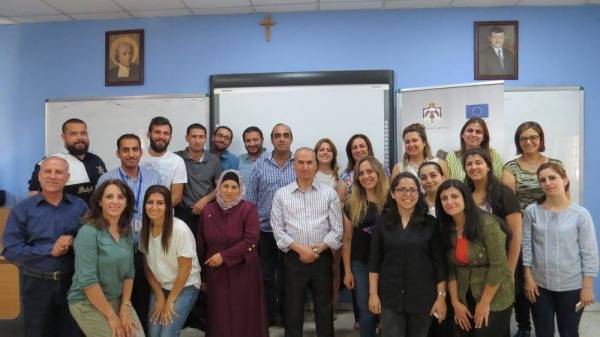 كلية دي لا سال تنظيم ورشة توعية وتثقيف حول موضوع اللامركزية الادارية بالتعاون مع امانة عمان الكبرى (صور)