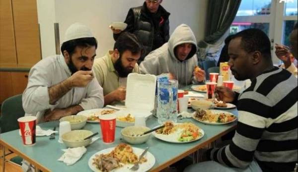 في هذه الدولة يصوم المسلمون 22 ساعة في اليوم