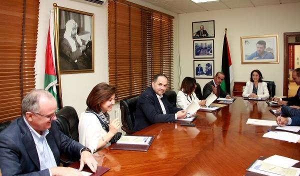 لجنة الإعلام والتوجيه الوطني في الأعيان تزور معهد الإعلام