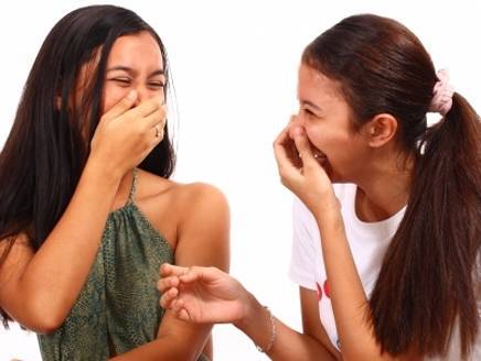 الإفتاء: تداول النكات المسيئة للدين حرام