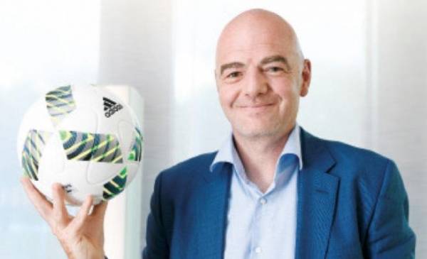 رئيس فيفا يرد على أسئلة حول استضافة قطر لكأس العالم