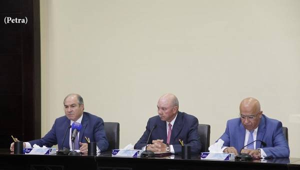 الملقي: الدينار الاردني مستقر وقوي والاحتياطيات من العملات الصعبة في وضع مريح