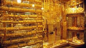 فتاتان  مسلحتان  تسرقان محل مجوهرات في الأشرفية