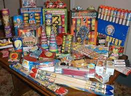 ضبط شاحنة محملة بالالعاب النارية داخل جمرك عمان