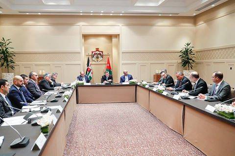 الملك يترأس اجتماعا لمناقشة خطط الحكومة لتشجيع الاستثمار