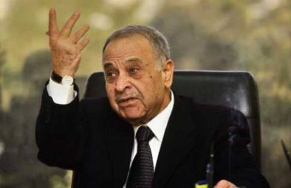 مواجهة «ساخنة» بين «شاعر البلاط» ورئيس الحكومة