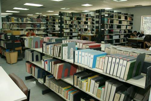 الاردنية تفرض غرامة عن تأخير الكتاب المعار من مكتبتها