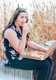 البيتزا تغير حياة طالبة أمريكية