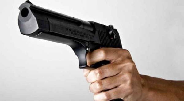 جرش: وفاة طفل برصاصة طائشه عند لعب شقيقه بالمسدس