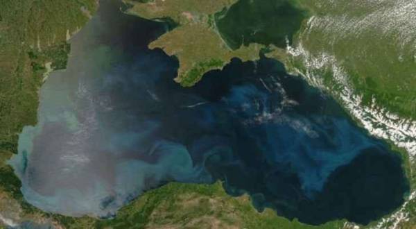 البحر الأسود يغير لونه!