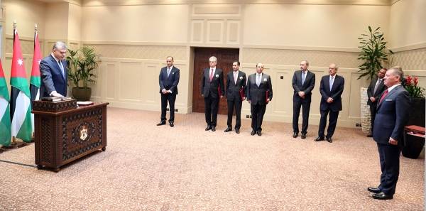 سفراء جدد يؤدون اليمين القانونية أمام الملك