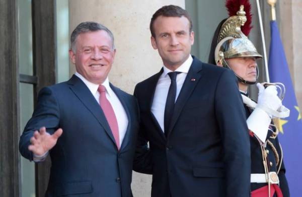 الملك من فرنسا: من الضروري العمل على تسوية القضية الفلسطينية  صور