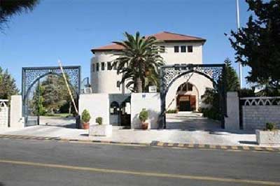 كواليس ليلة «أغرب» تعديل وزاري في الأردن... «حظ» الملقي يتعثر مجدداً بشبهة «مخالفة دستورية» ونائبه الأول يقر ... 