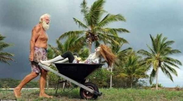 مليونير سابق يعيش على جزيرة نائية في استراليا منذ ٢٠ سنة..صور