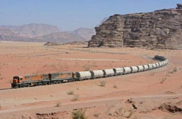 سكة العقبة تنقل 137640 طنا من الفوسفات في آيار