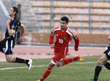 الجزيرة الأنشط في التعاقدات..