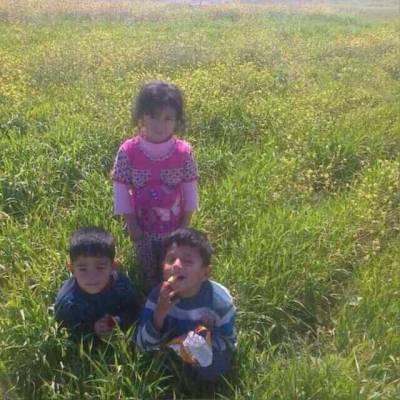 من يحضر ملابس العيد لثلاثة أيتام من الكرك ...