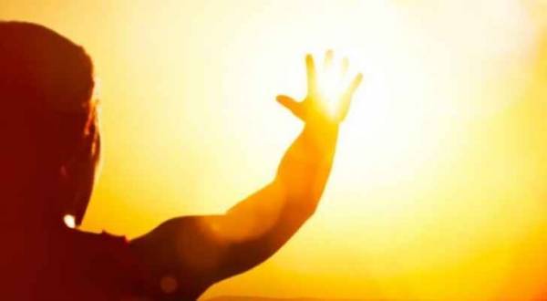 الصيف يكشر عن أنيابه اعتبارا من الأحد والحرارة في ذروتها أيام العيد