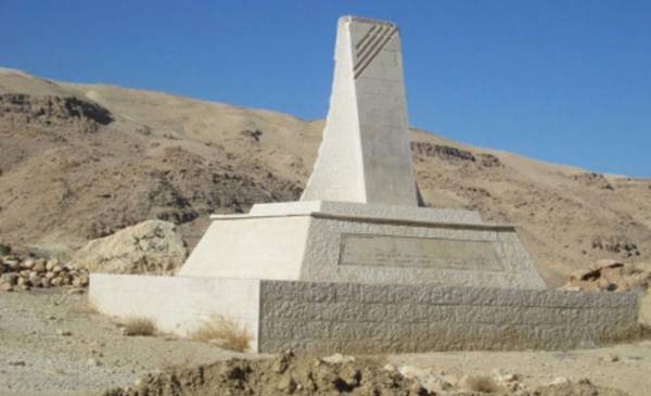 مقامات واضرحة الصحابة بالمزار الجنوبي تشهد سياحة دينية نشطة