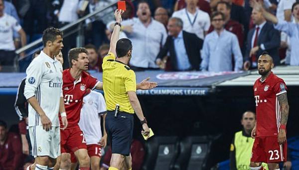 كأس القارات 2017.. تصريحات نارية لفيدال اتجاه كريستيانو رونالدو