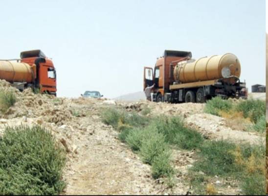 ضبط 4 صهاريج مياه عادمة تفرغ حمولتها في مناطق زراعية وسكنية