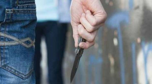 شاب يطعن ٣ أشخاص بحفل زفاف في الكرك