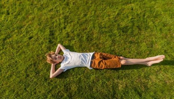 لماذا يجعلنا الطقس الحار نميل إلى الخمول؟