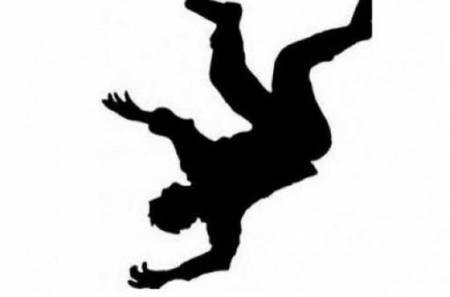 وفاة عامل نظافة بعد سقوطه عن مبنى في مستشفى البشير