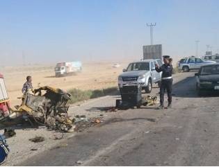 حادث يتسبب بإغلاق مسرب في الصحراوي