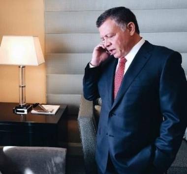 الملك يهنئ العبادي بانتصارات الجيش العراقي في الموصل