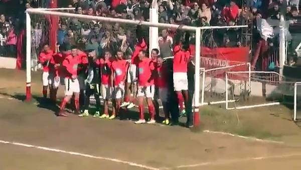 بالفيديو: ديبالا يدمر حائطاً بشرياً ويسجل من ضربة حرة