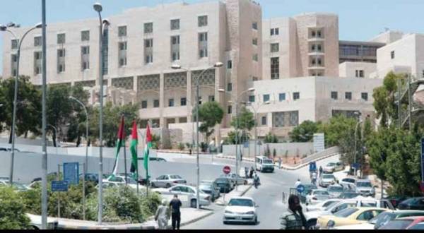 مريض يشعل حريقا بسيطا في البشير.. توضيح