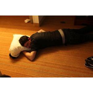 الأردنيون في الحرّ .. النوم على الأرض وشاي مُثلّج