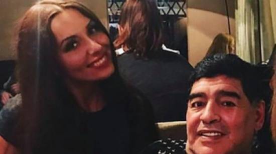 صحافية تتهم مارادونا بالتحرش الجنسي.. والأسطورة ينفي