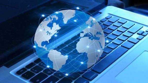 14 شخصاً يتحكمون بالإنترنت في العالم!