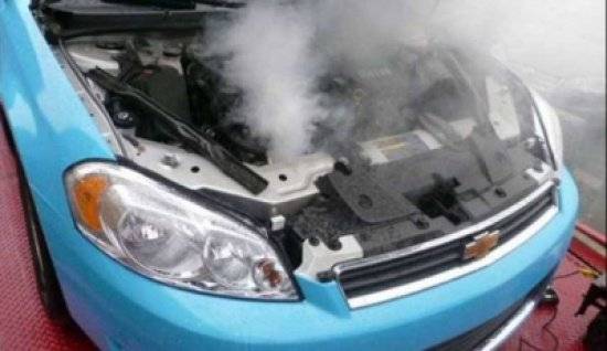 13 نصيحة.. احذر هذه الأمور عند قيادة السيارة خلال الحرارة المرتفعة