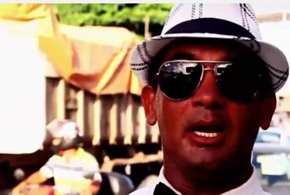 بالفيديو: بائع متجول هو الأكثر أناقة في العالم