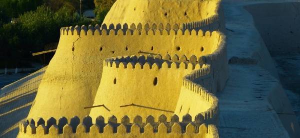 فيديو.. إنشاء حاجز طوله 400 متر في 60 ثانية بهذه الطريقة