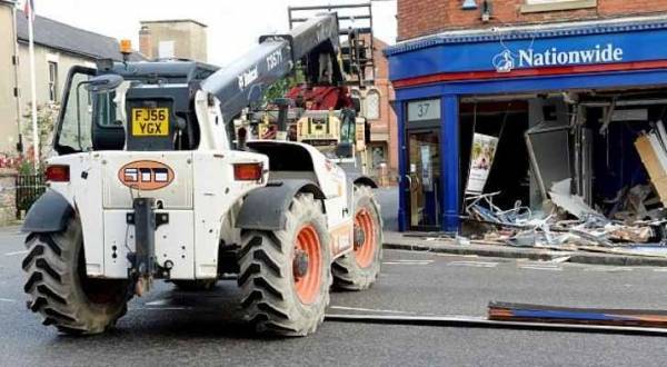 بالفيديو.. بريطانيا تسجل أغرب عملية سرقة لصراف آلي