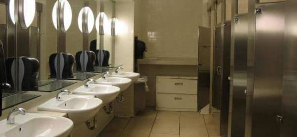 دورات مياه تستخدم بصمة الوجه!