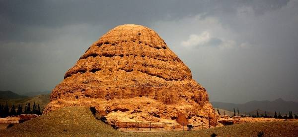 اكتشاف مئات الأهرامات في وادي النار بالأردن