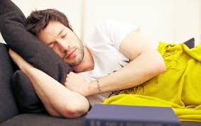 6 طرق غريبة لنوم جيد في ساعات قليلة جداً