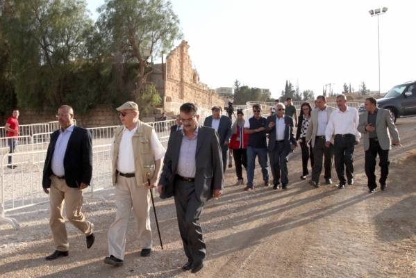 اللجنة العليا لمهرجان جرش تتطلع على تحضيرات حفل الافتتاح