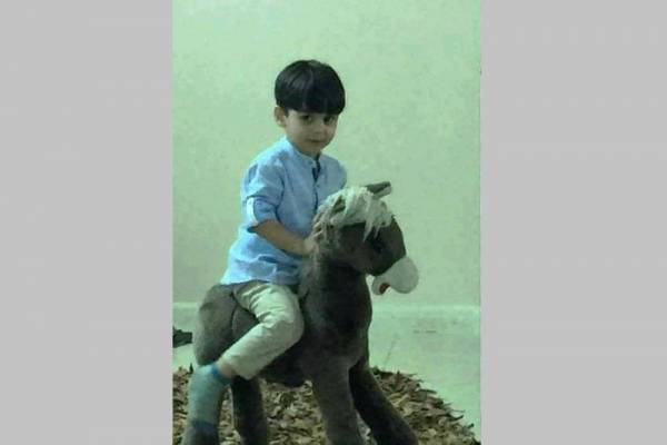 الطفل الملكاوي في وداع أخير والفيس بوك صرخة رجل واحد