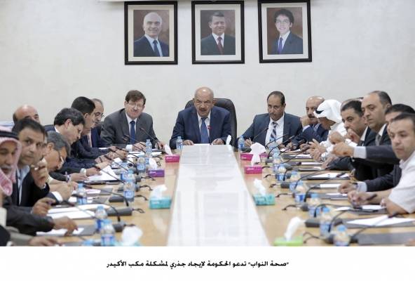 الصحية والبيئية تطالب الحكومة بحل جذري لمكب الأكيدر