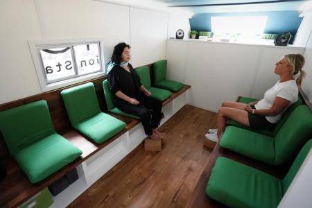 كالم سيتي ستديو متنقل يمنح النيويوركيين فرصة للتأمل وتخفيف التوتر